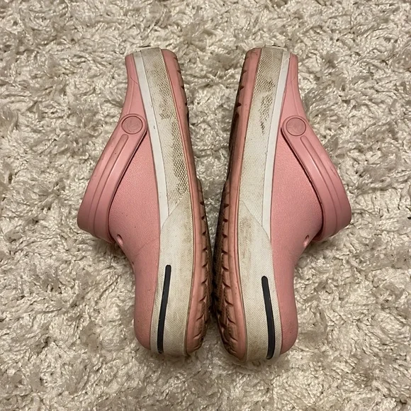 Light Pink CROCS. - Picture 3 of 8